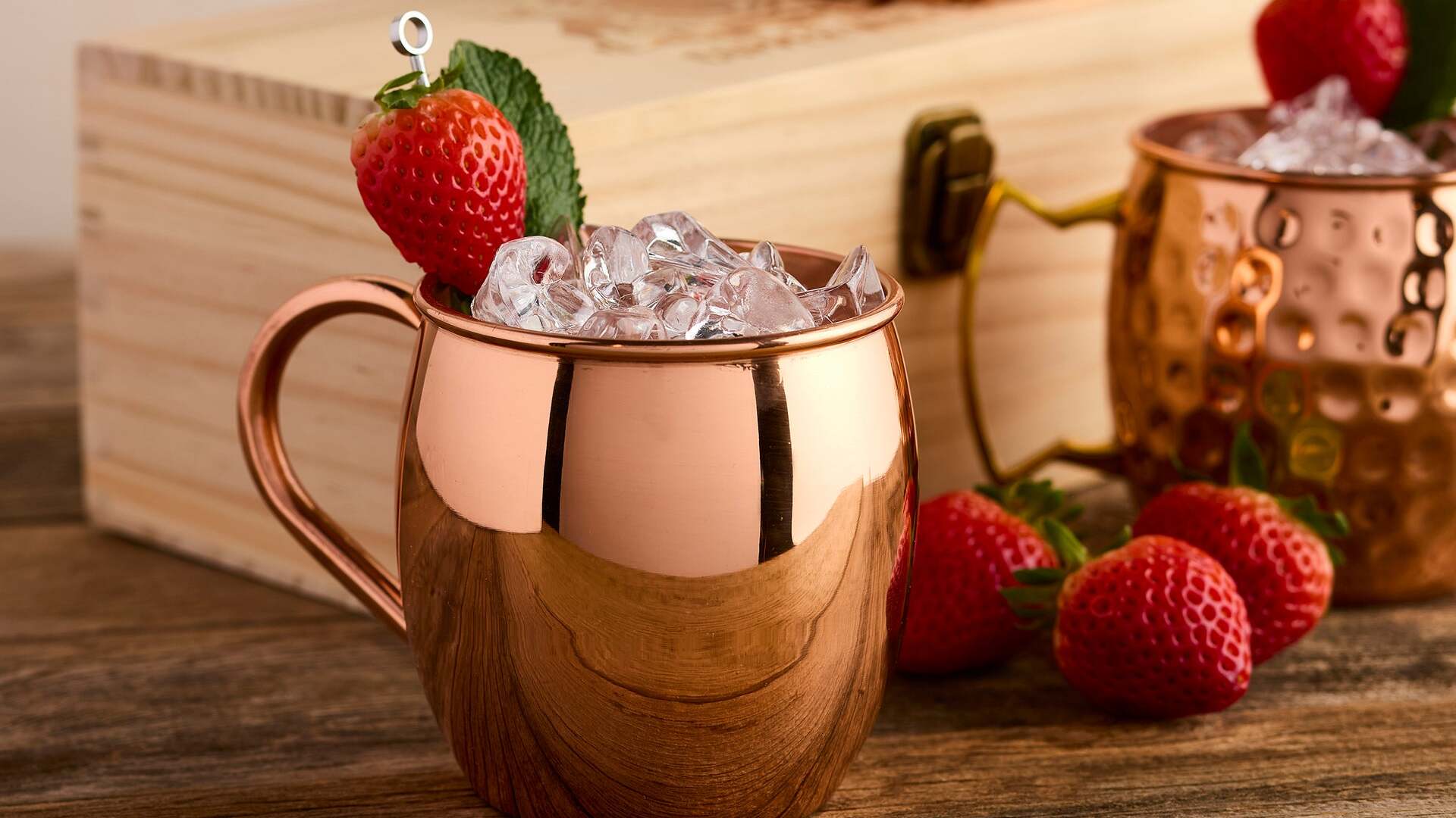 The Ultimate Guide to Copper Mugs (2026): 5 Best Moscow Mule Sets Compared - Health & Wellness article featured image on Elyvora US
